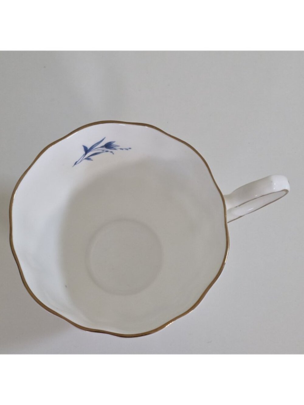 Vintage Sandringham English Bone China Teacup & Saucer Set Blue Roses Gold Trim - Picture 7 of 14